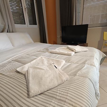 Cozy Apartment In The Center Of Aighion Achaia - Ground Floor - Ισόγειο Στουντιο Aígio Exteriér fotografie