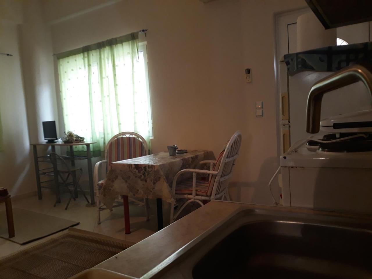 Cozy Apartment In The Center Of Aighion Achaia - Ground Floor - Ισόγειο Στουντιο Aígio Exteriér fotografie